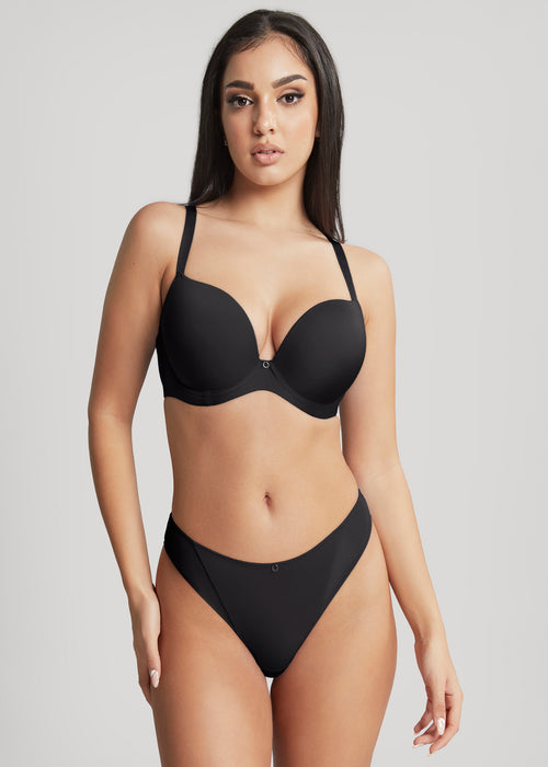 Model in Faith Brazilian Broekje Zwart Voorzijde