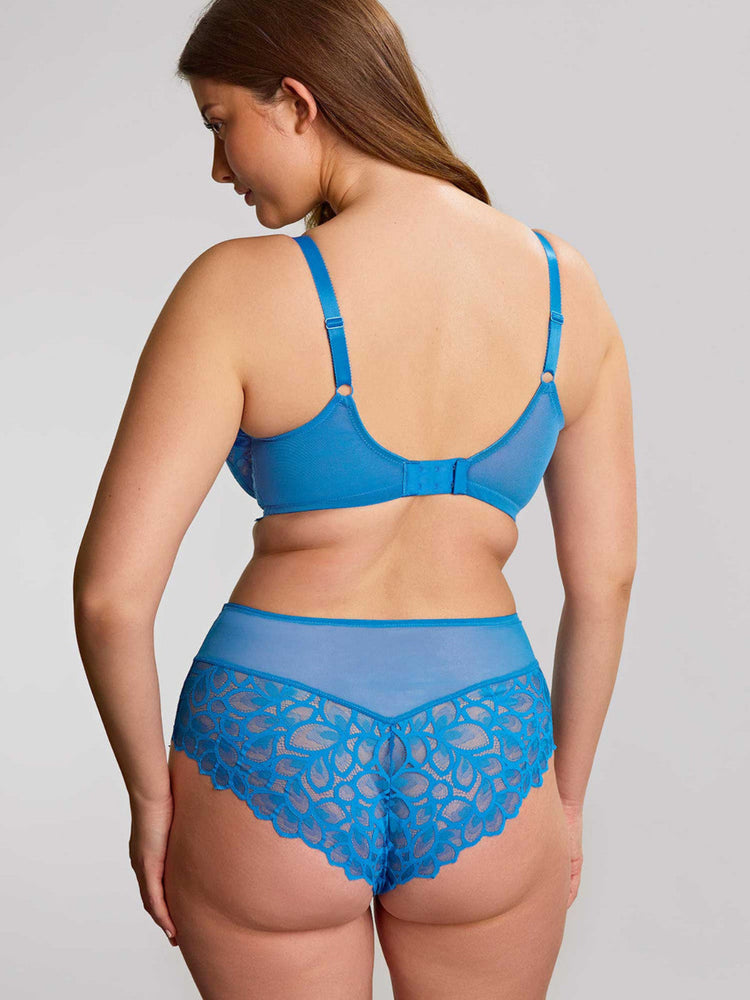 Model in Allure High Waist Broekje Azure Blue achterzijde