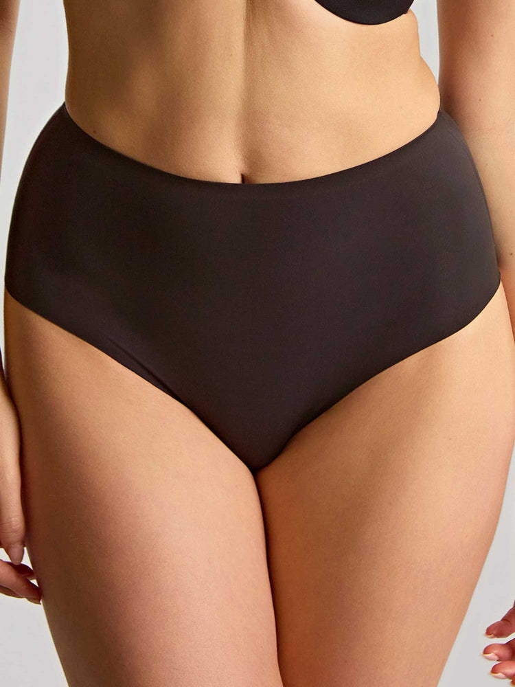Model in 365 High Waist Broekje Zwart voorzijde