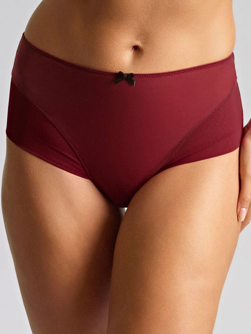 Model in Tango Essence High Waisted Broekje Cherry Red voorzijde