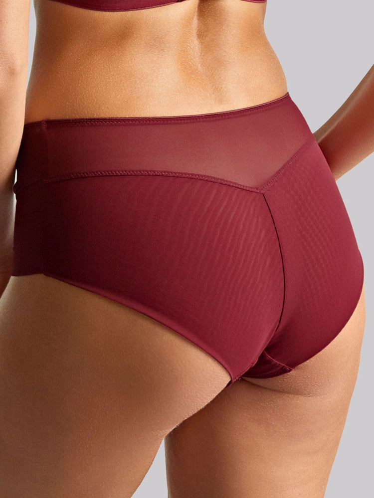 Model in Tango Essence High Waisted Broekje Cherry Red achterzijde