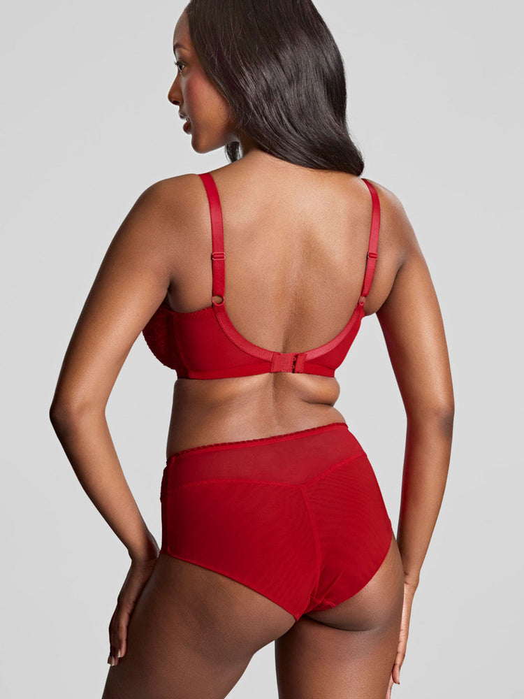 Model in Tango Lace Balconette BH Scarlet achterzijde set
