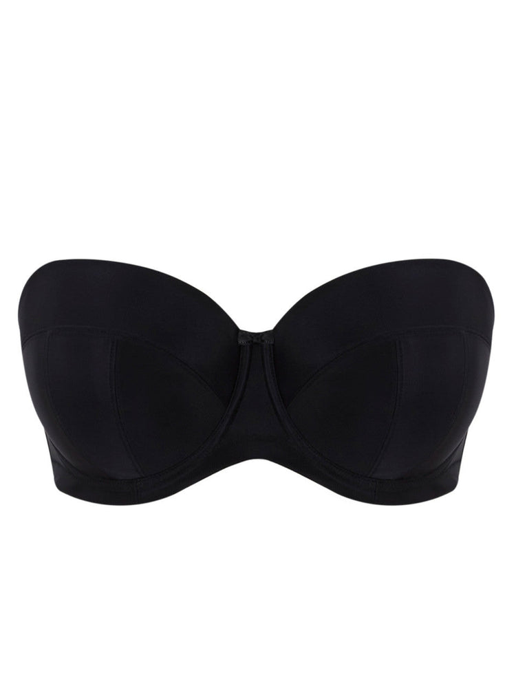Model in Alice Balconette Strapless BH Zwart packshot