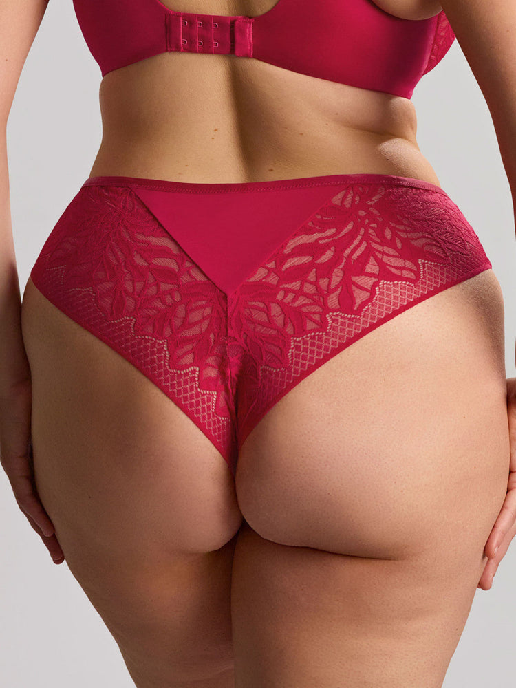 Model in Sophia Brazilian Broekje Raspberry achterzijde