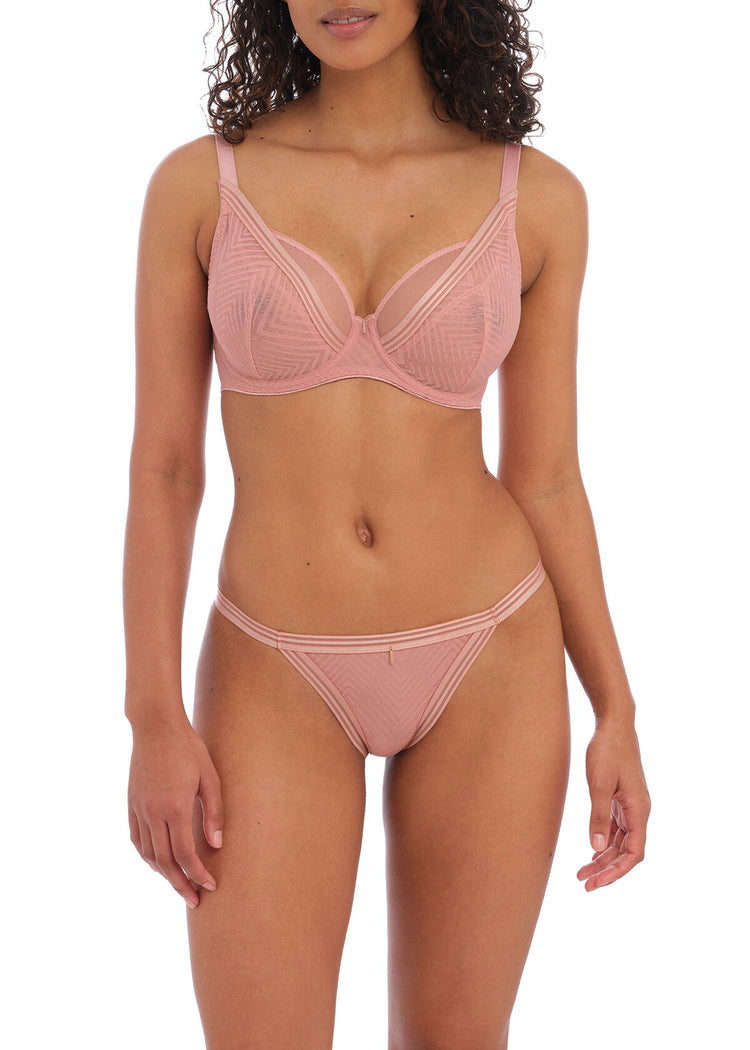 Model in Tailored Broekje Ash Rose set voorzijde