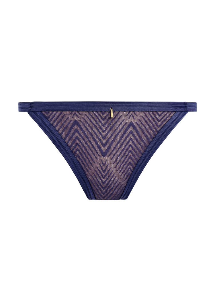 Model in Tailored Broekje Dark Sapphire packshot