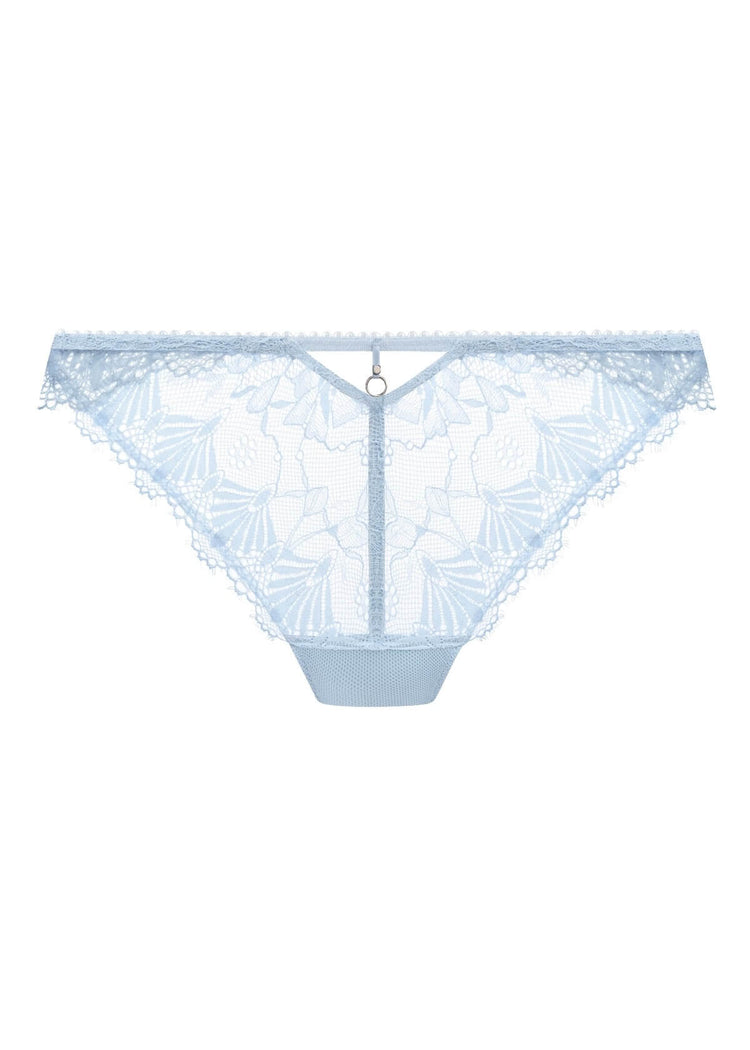 Model in Fascinate Broekje Powder Blue packshot