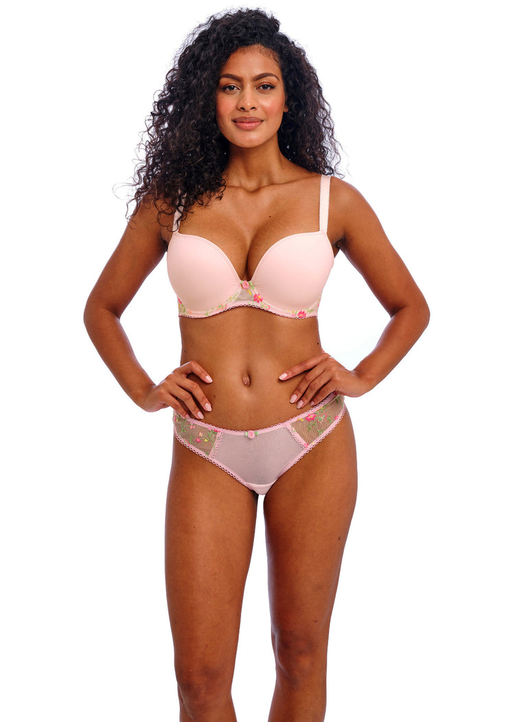 Model in Love Haze Voorgevormde Plunge T-Shirt BH Pink Champagne voorzijde set