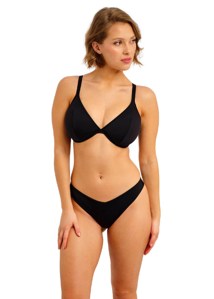 Model in Jewel Cove Plunge Bikini Top Zwart voorzijde