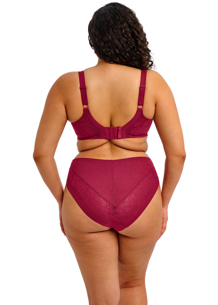 Model in Nerina Plunge Stretch BH Rouge achterzijde