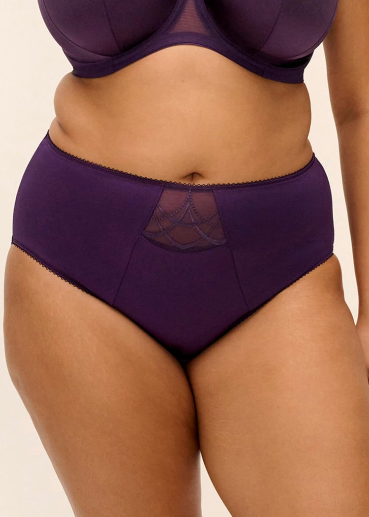 Model in Cate High Waist Broekje Dark Violet voorzijde