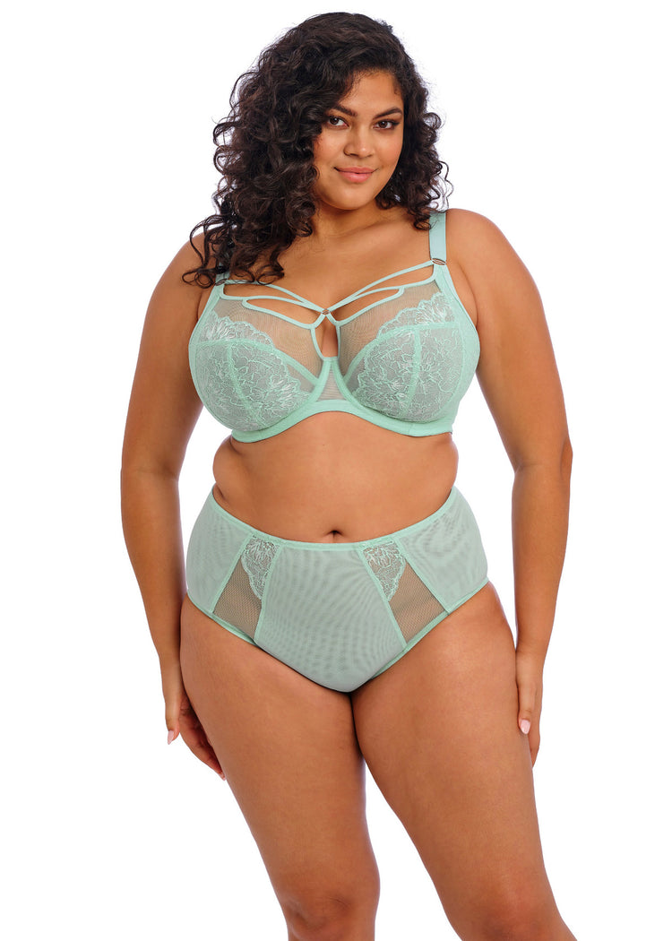 Model in Brianna Frozen Plunge BH voorzijde set