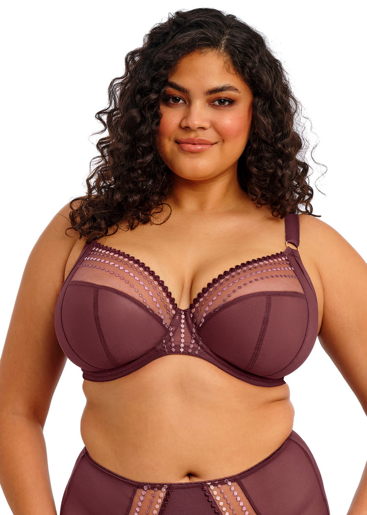 Model in Matilda Full Cup Plunge BH Sugarplum voorzijde