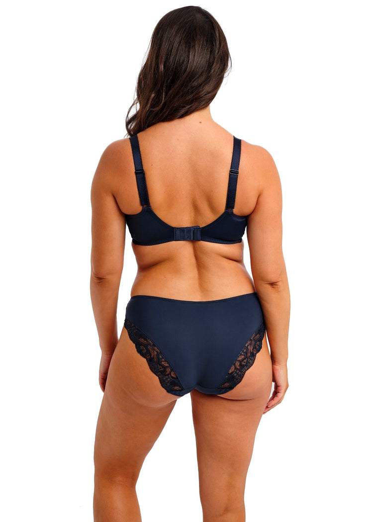 Model in Reflect Spacer BH Navy achterzijde