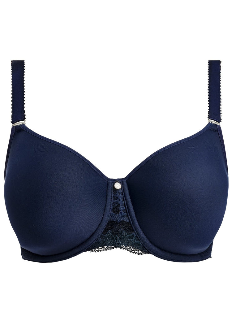 Model in Reflect Spacer BH Navy packshot