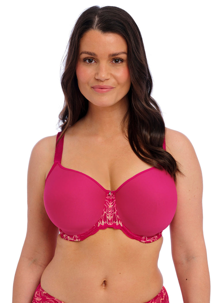 Model in Emmaline Spacer BH Cerise voorzijde half