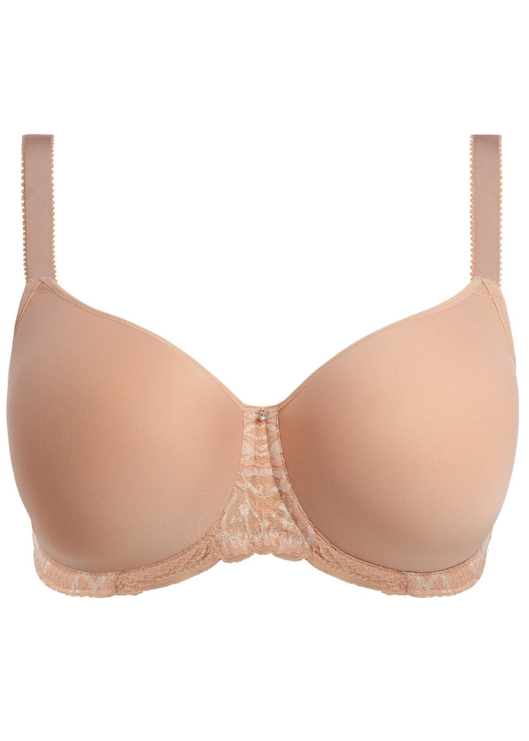 Model in Emmaline Spacer BH Natural Beige packshot