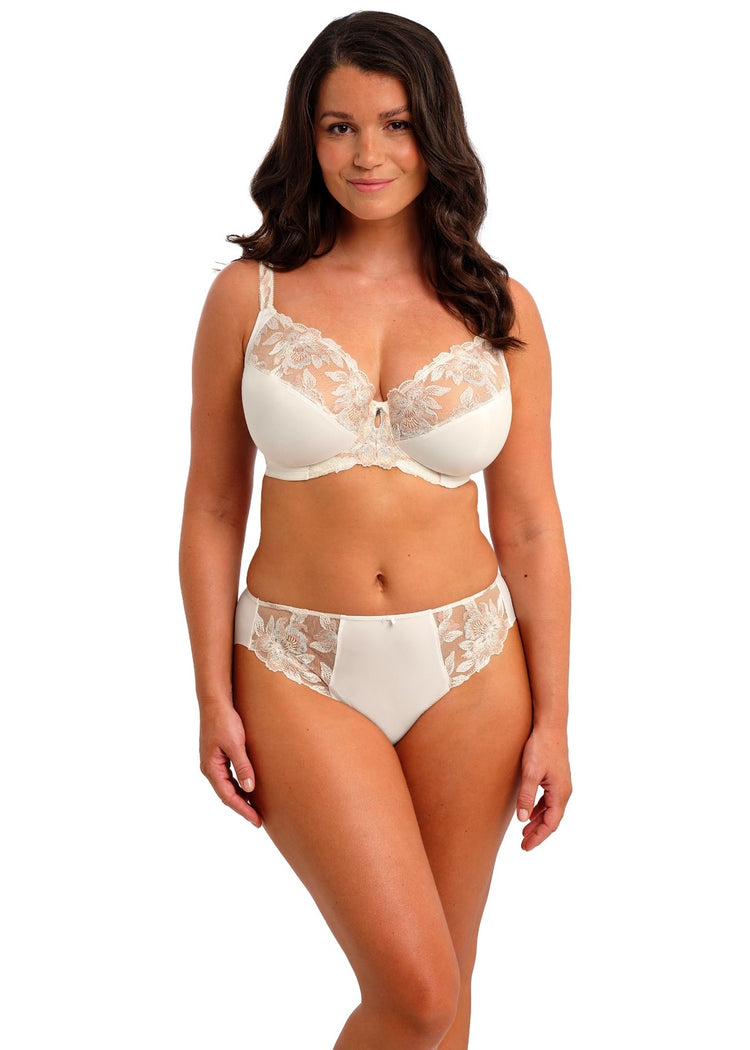 Model in Magdalena Side Support BH Ivoor voorzijde