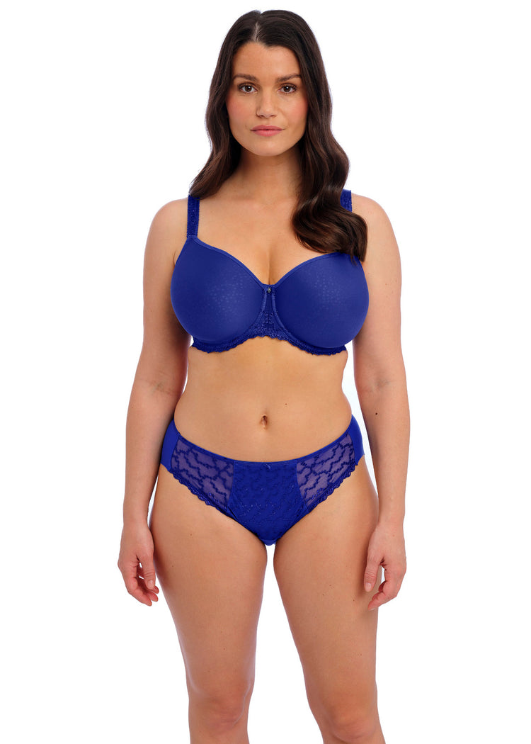 Model in Ana Voorgevormde Spacer BH Sapphire voorzijde set