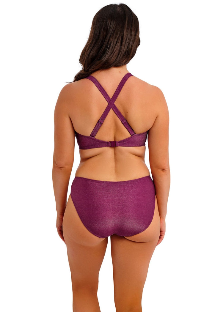 Model in Paros Coast Plunge Bikini Top Berry Shimmer achterzijde