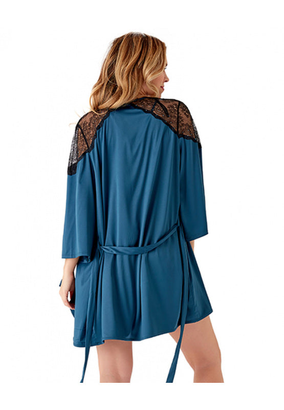 Model in VIP Confessions Kimono Black/Teal Achterzijde