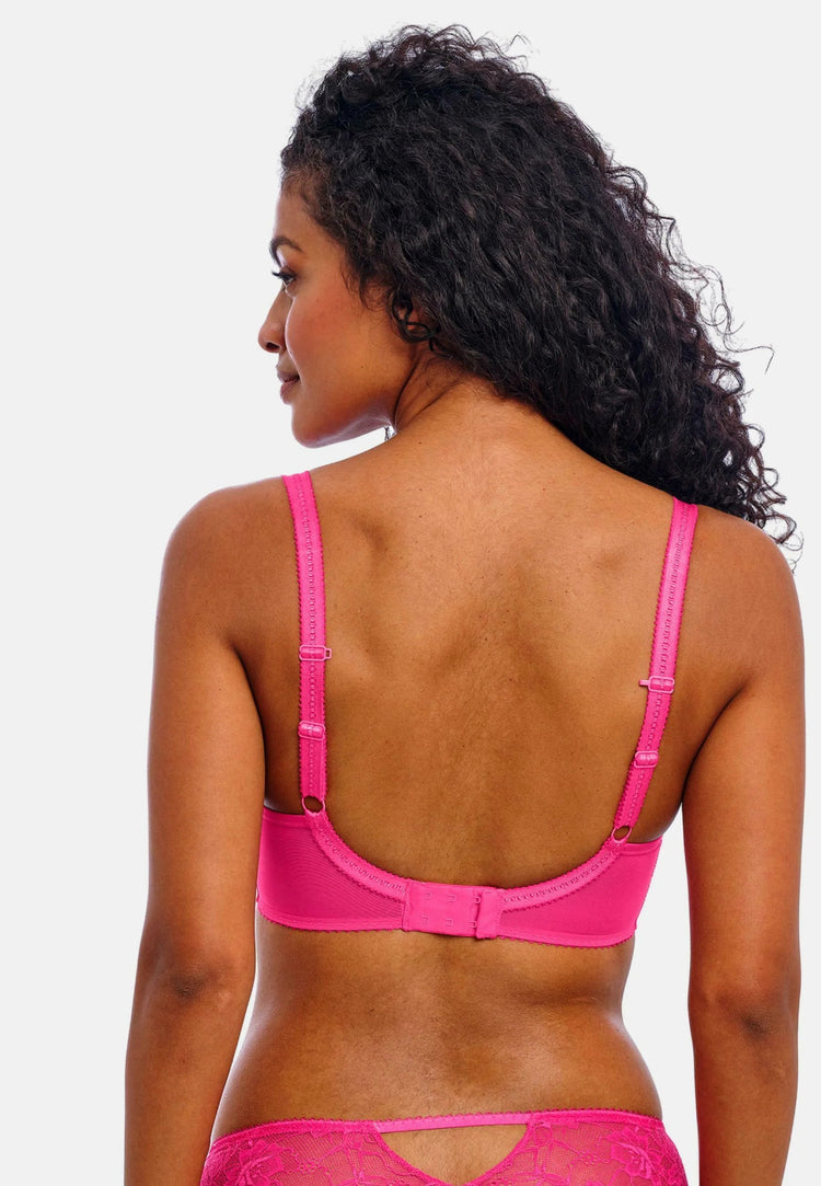 Model in Fascinate Voorgevormde Plunge BH Hot Pink achterzijde
