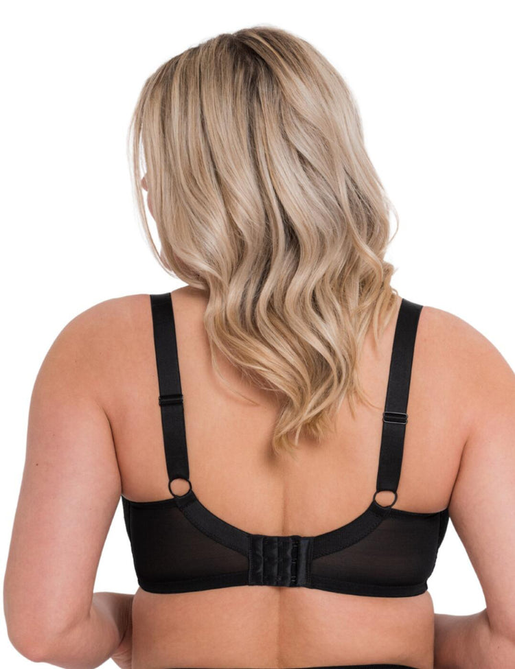 Model in Amaze Balconette Side Support BH Zwart achterzijde