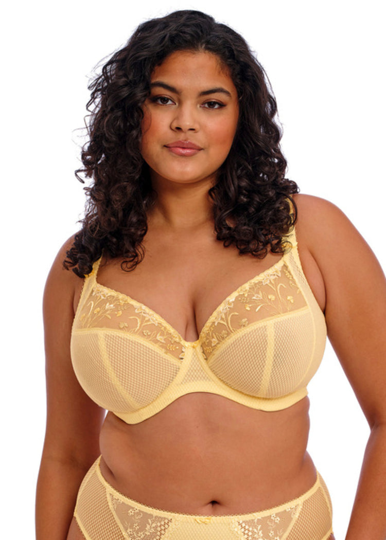 Model in Charley Plunge BH Lemon Fizz Voorzijde
