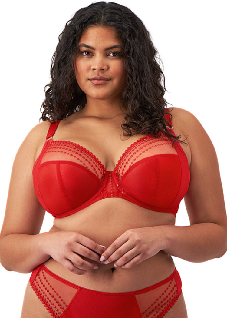 Model in Matilda Full Cup Punge BH Haute Red Voorzijde