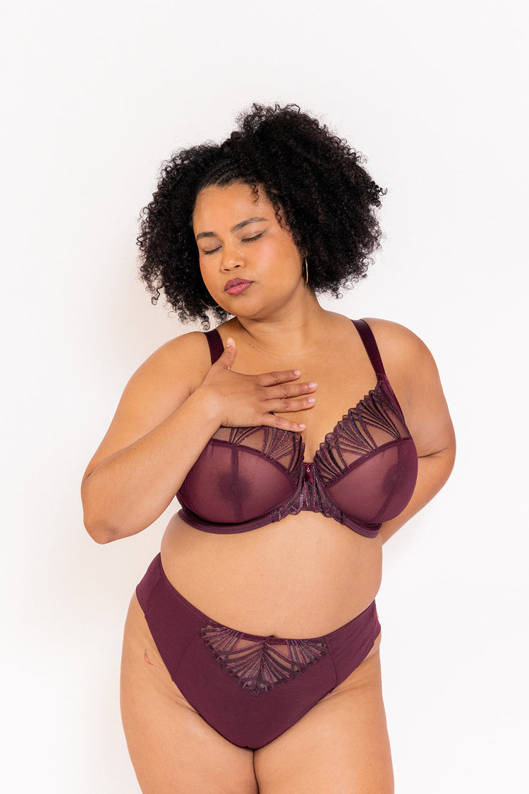 SuperBramodel in Reja Plunge BH Fig voorzijde