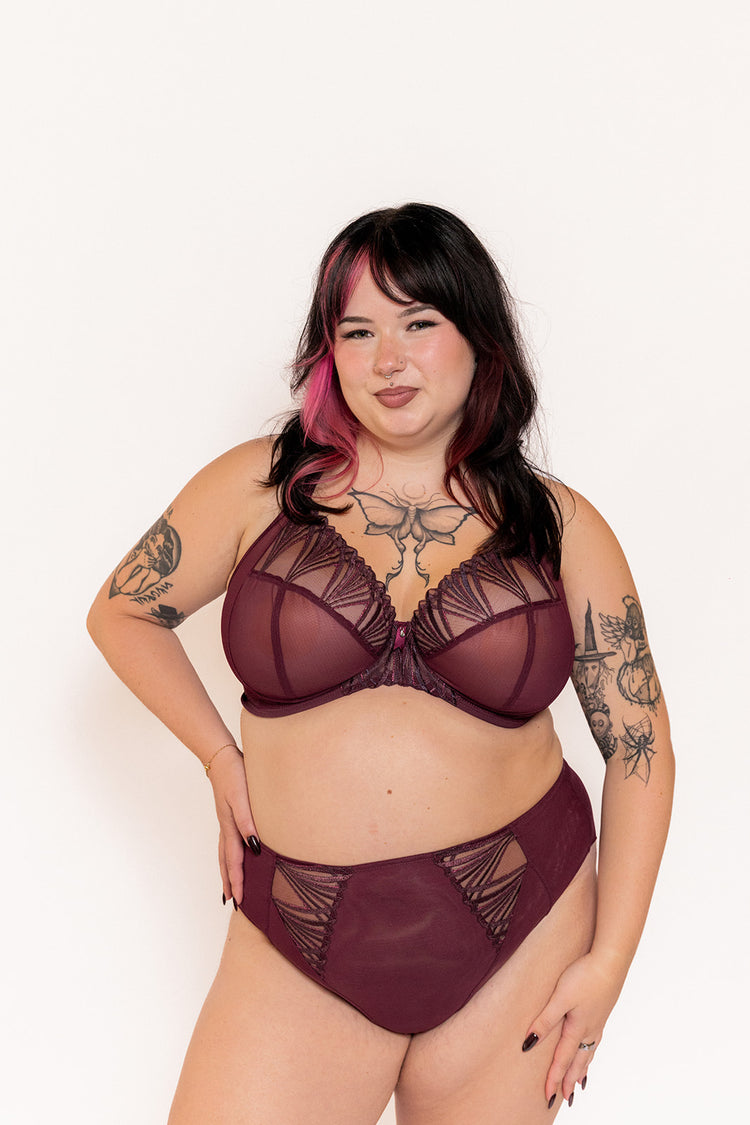 SuperBramodel in Reja Plunge BH Fig voorzijde