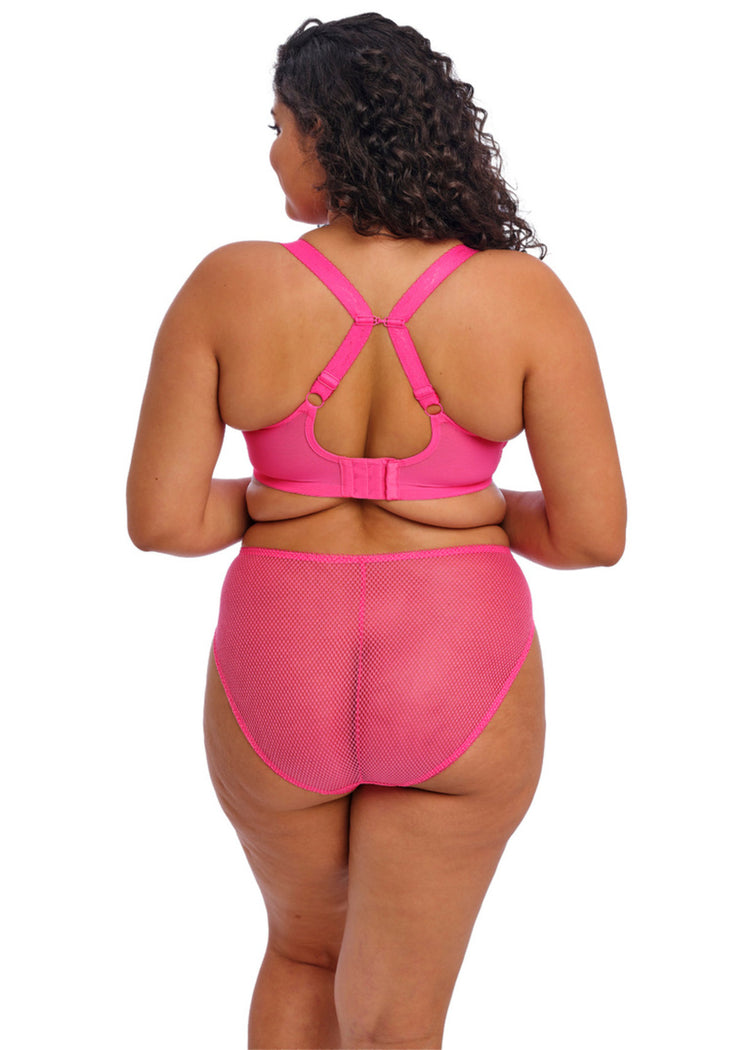 Model in Charley Plunge BH Pink Achterzijde