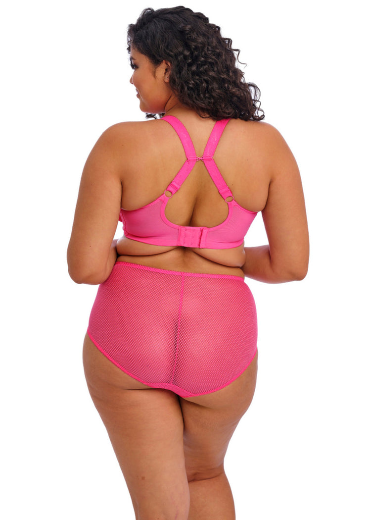 Model in Charley Plunge BH Stretch Pink Achterzijde