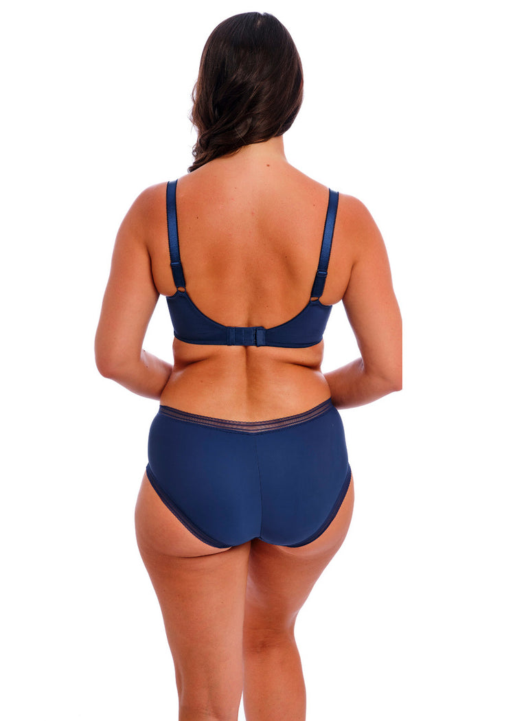 Model in Fusion Lace Broekje French Navy Achterzijde