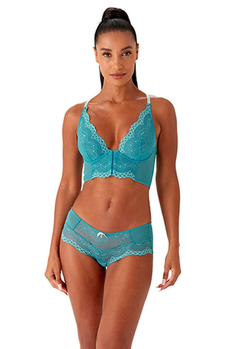 Model in setje Superboost Lace Ocean Blue, vooraanzicht