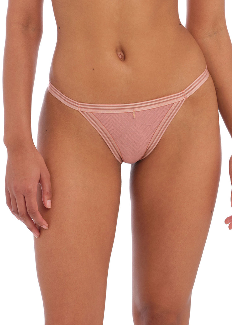 Model in Tailored Broekje Ash Rose voorzijde