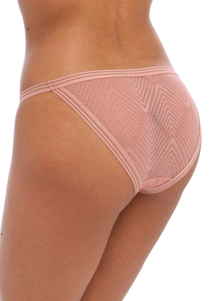 Model in Tailored Broekje Ash Rose zijkant