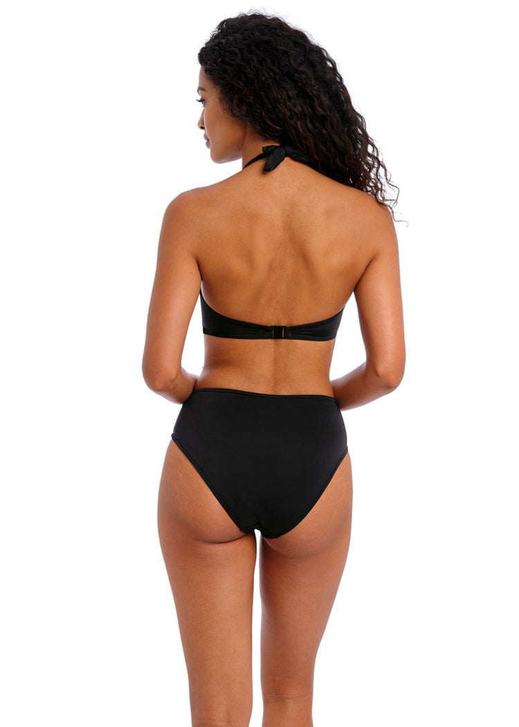 Model in Jewel Cove Halter Bikini Top Zwart Achterzijde