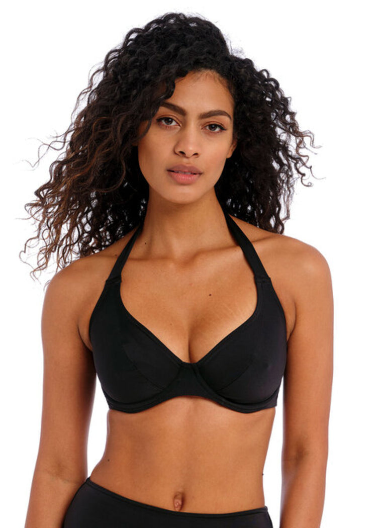 Model in Jewel Cove Halter Bikini Top Zwart Voorzijde