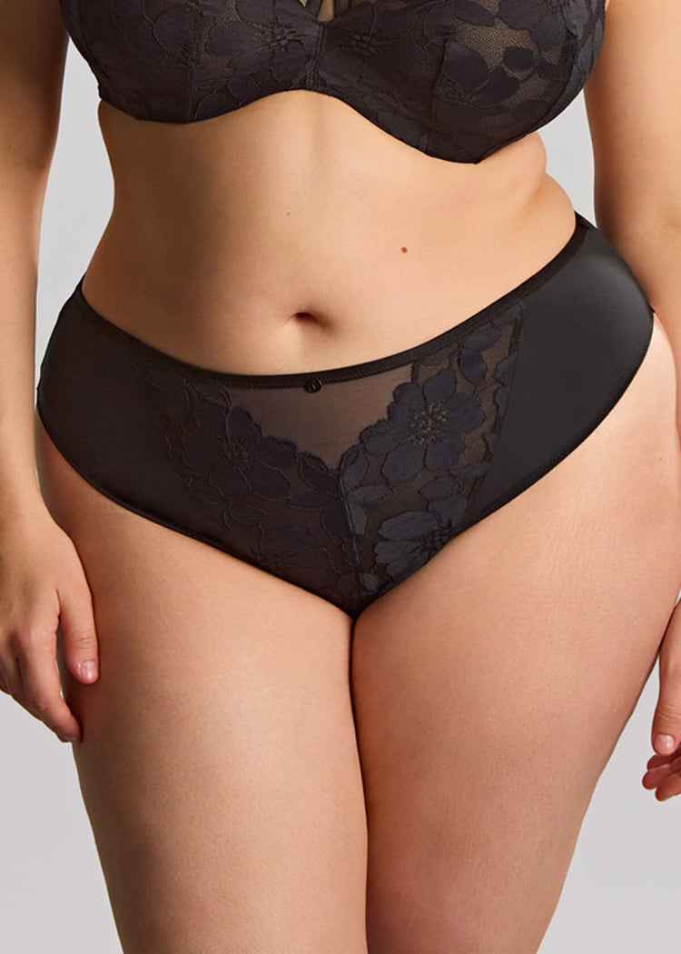 Model in Flora Brazilian Broekje Zwart voorzijde
