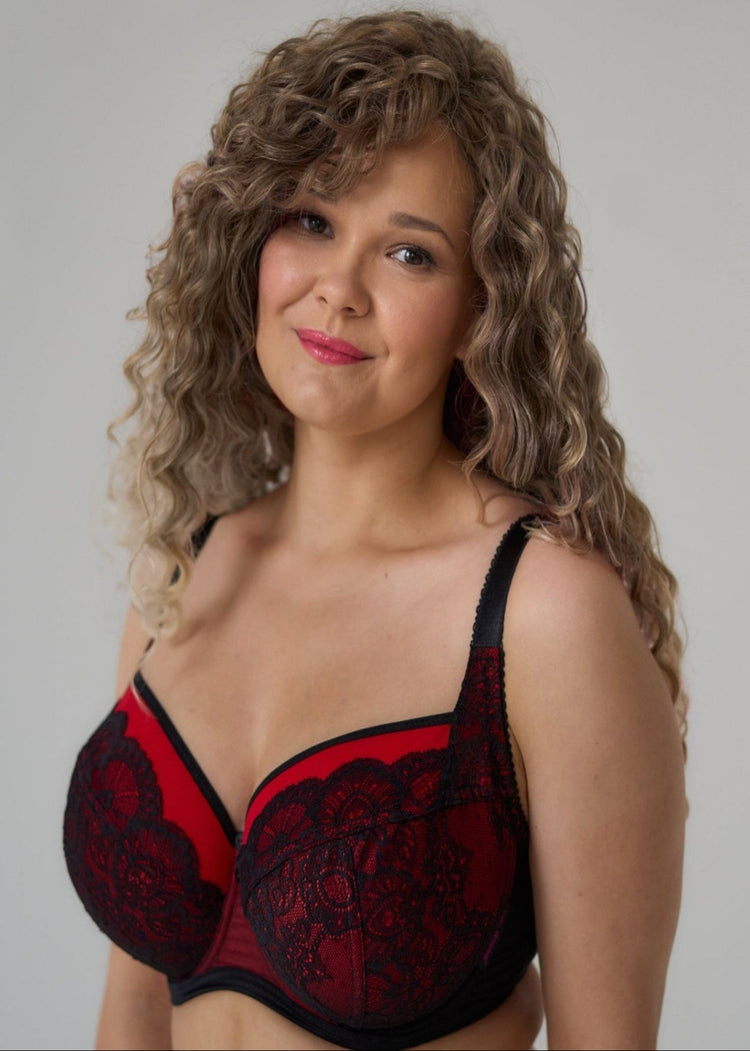 Model in BML Red Bella voorzijde