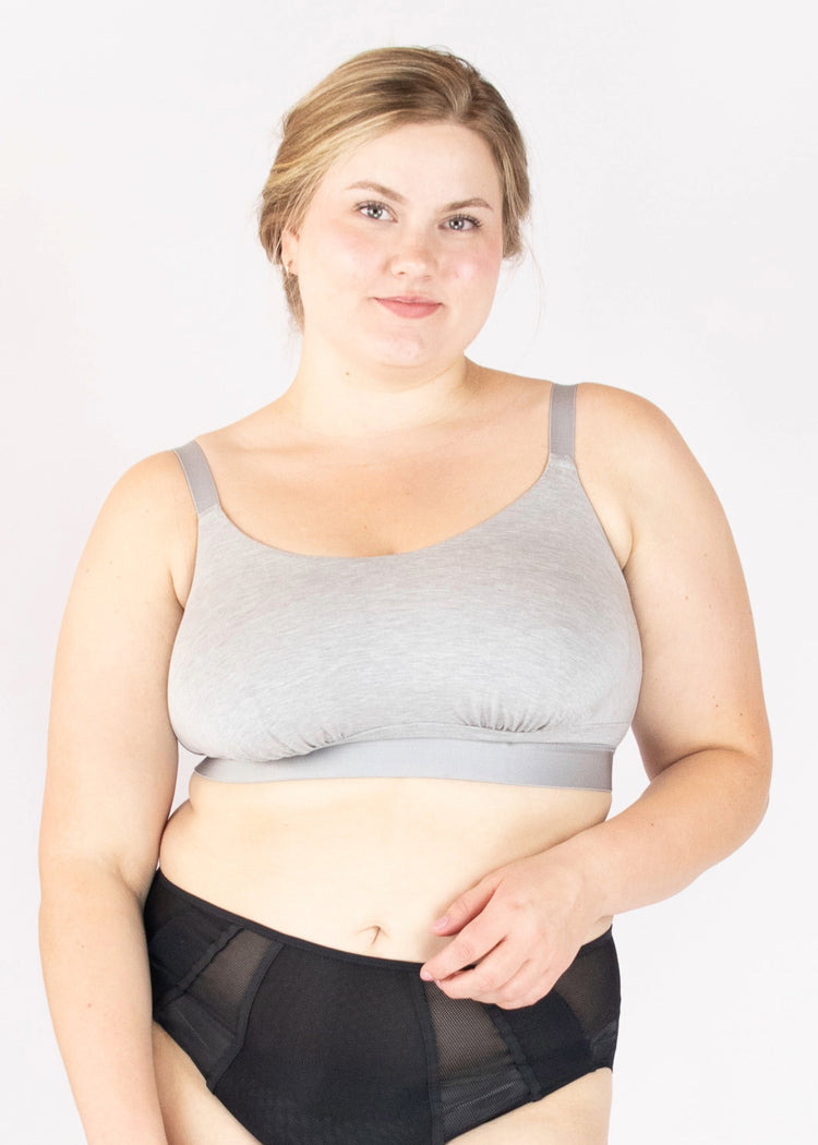 SuperBra Model in Downtime Bralette Grey Marl Voorzijde