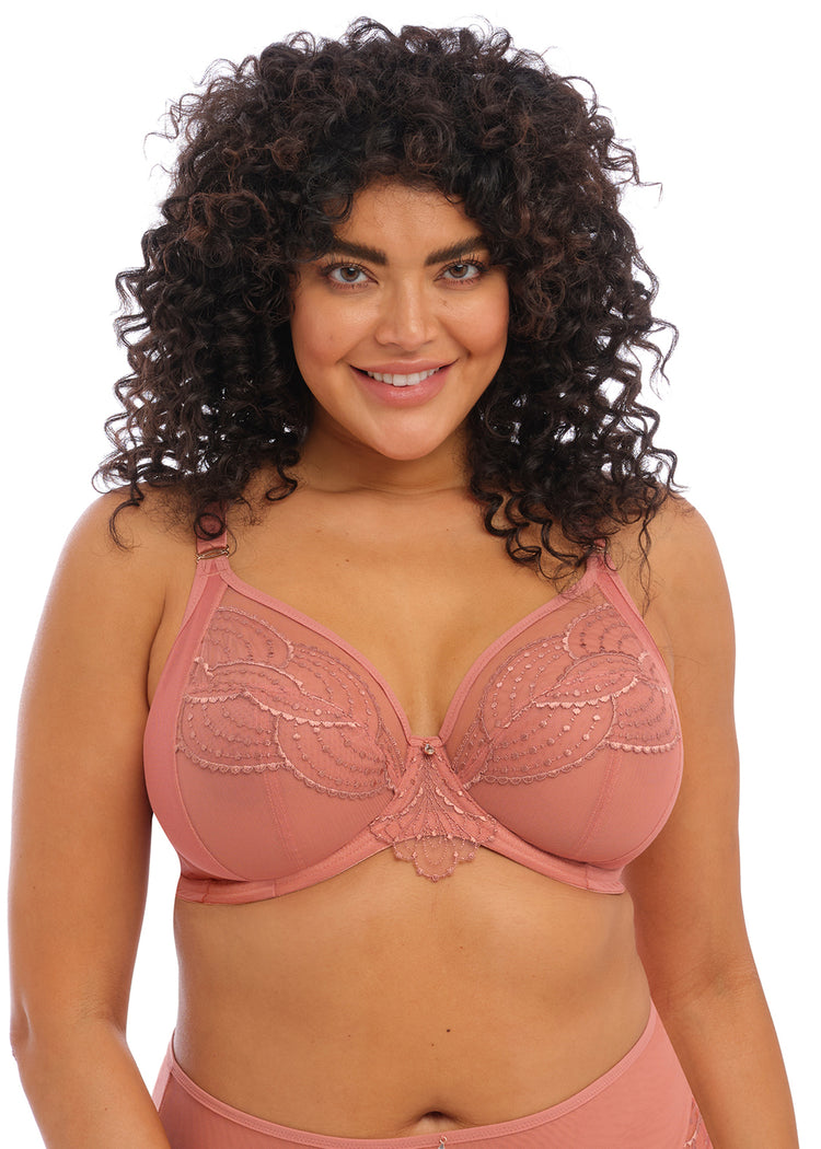 Model in Priya Plunge BH Rose Gold voorzijde