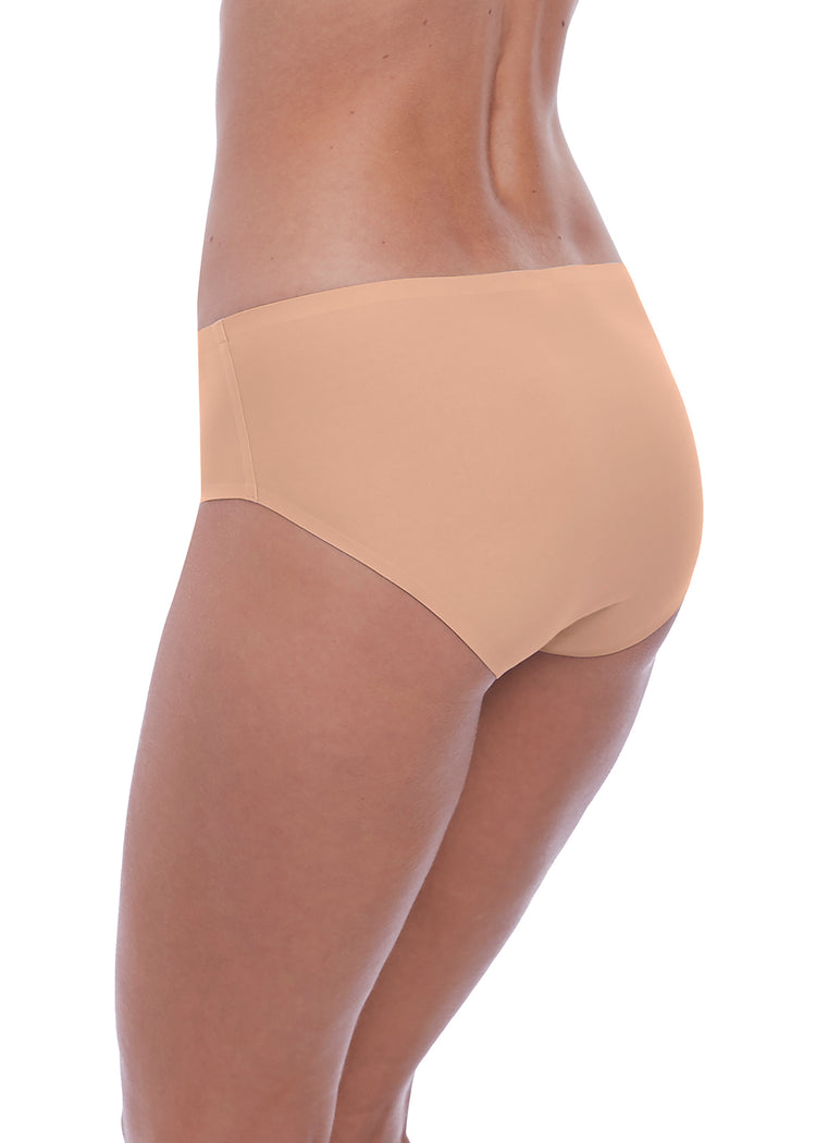 Model in Smoothease Invisible Stretch Broekje Beige achterzijde