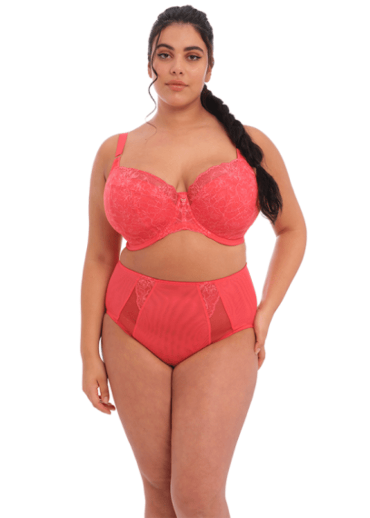 Model in Brianna Padded Balconette BH Cayenne Voorzijde