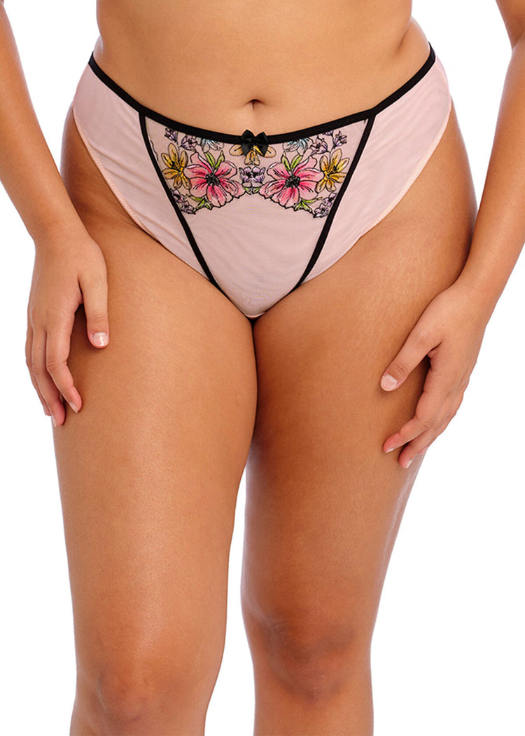 Model in Carrie String Ballet Pink Voorzijde