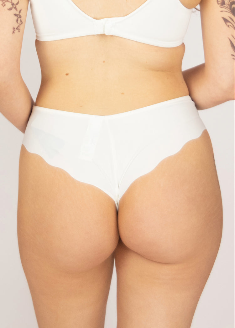 SuperBra Model in Magdalena String Ivoor Achterzijde