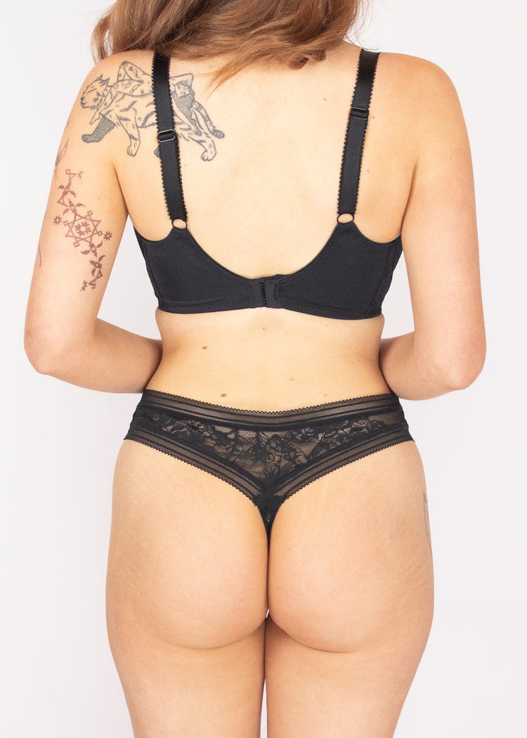 Fusion Lace Brazilian String Zwart - SuperBra