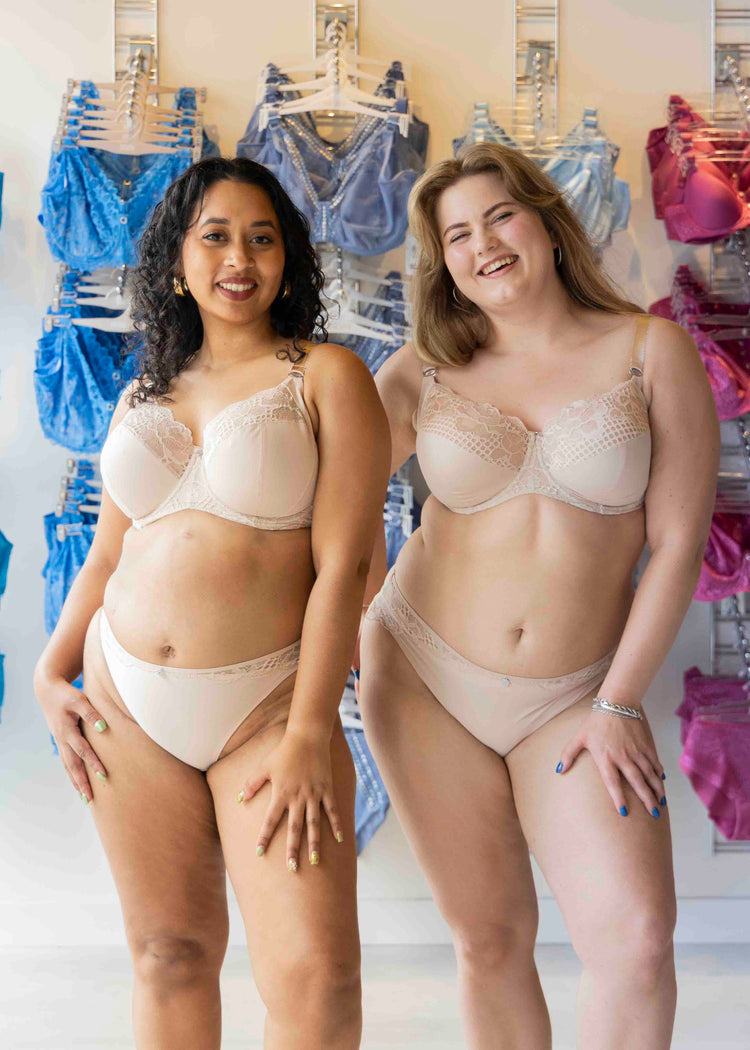 SuperBra Model in Reflect Side Support BH Natural Beige voorzijde