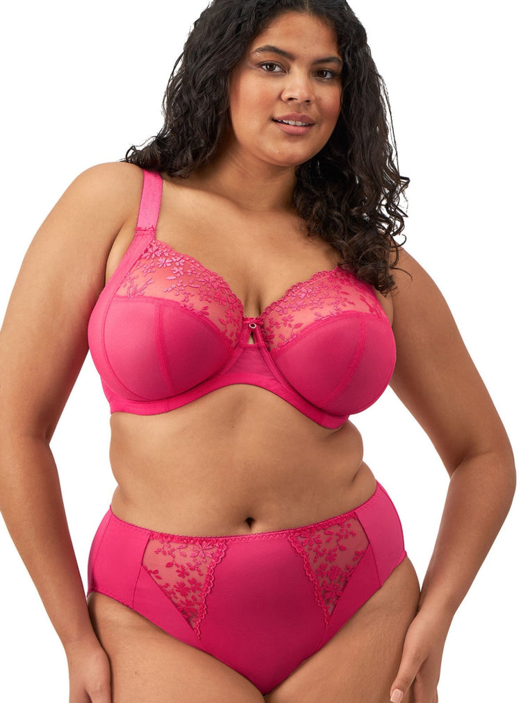 Model in Zarla Full Cup BH Love Potion voorzijde